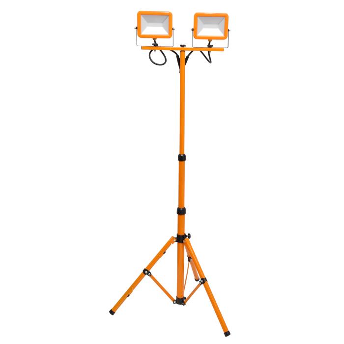 LED reflektor na stojanu 2x30W